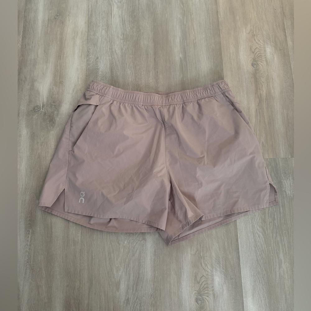 ON CLOUD SHORTS NWOT